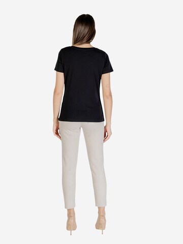 Maglietta 'COLETTE T-SHIRT V4YI09 J1314' di GUESS in nero