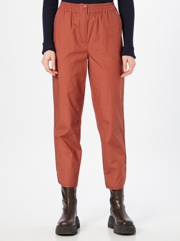 Soft Rebels Tapered Broek 'Berta' in Bruin: voorkant