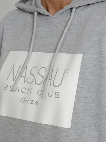 NASSAU Beach Club Sweatshirt in Grijs