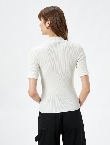 Koton Pullover in Weiß