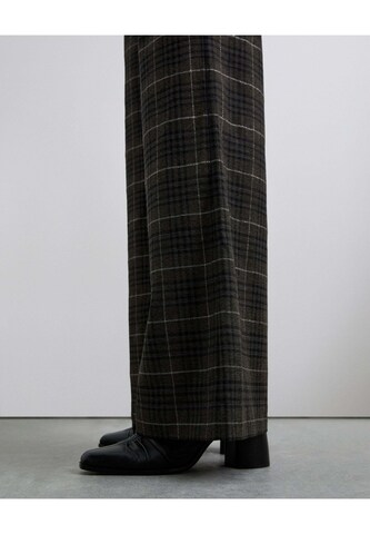 Scalpers Regular Trousers in Grey