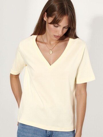 Busem Shirt in Yellow: front