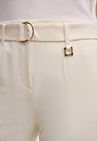 Coupe slim Pantalon à plis 'Penja' JOOP! en blanc