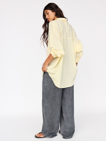 Chemisier Pull&Bear en jaune
