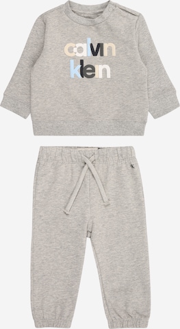 pilka Calvin Klein Jeans Treningas: priekis