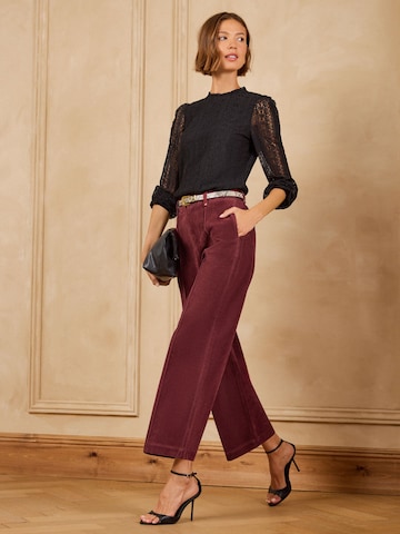 love & roses - Pierna ancha Pantalón en rojo
