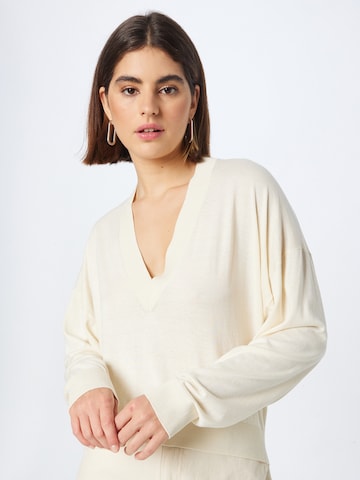 DRYKORN Sweater 'MEYLANA' in White: front