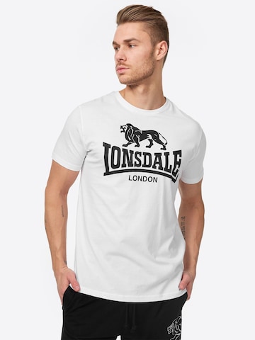 LONSDALE Футболка в Белый: спереди