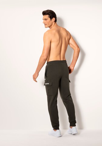 KangaROOS Tapered Hose in Grün