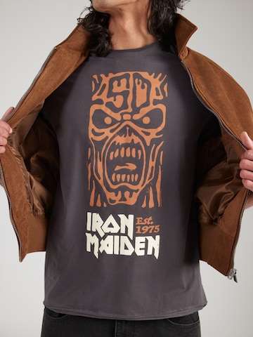 T-Shirt 'IRON MAIDEN 50TH' AMPLIFIED en gris