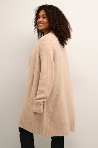 KAFFE CURVE Cardigan 'Lioma' i beige