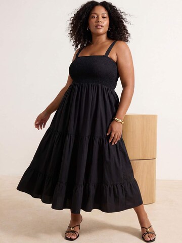 Rochie de la Trendyol Curve pe negru: față