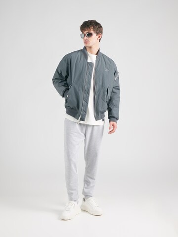 Regular Pantalon 'Eymen' ABOUT YOU en gris