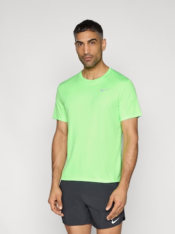 NIKE - Camiseta funcional 'MILER' en verde: frente
