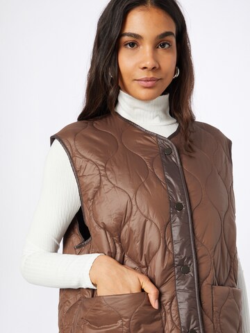 Monki Vest in Brown