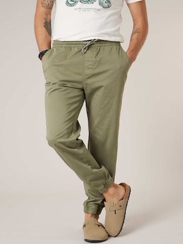 Regular Pantalon Deeluxe en vert