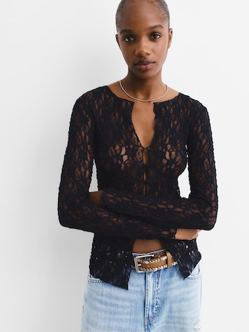 Pull&Bear Blouse in Black: front