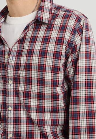 Pepe Jeans - Ajuste confortable Camisa 'Rochester' en rojo