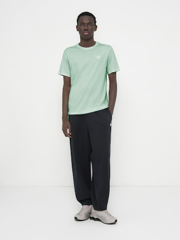 Nike Sportswear Regular Fit T-Shirt 'CLUB' in Grün