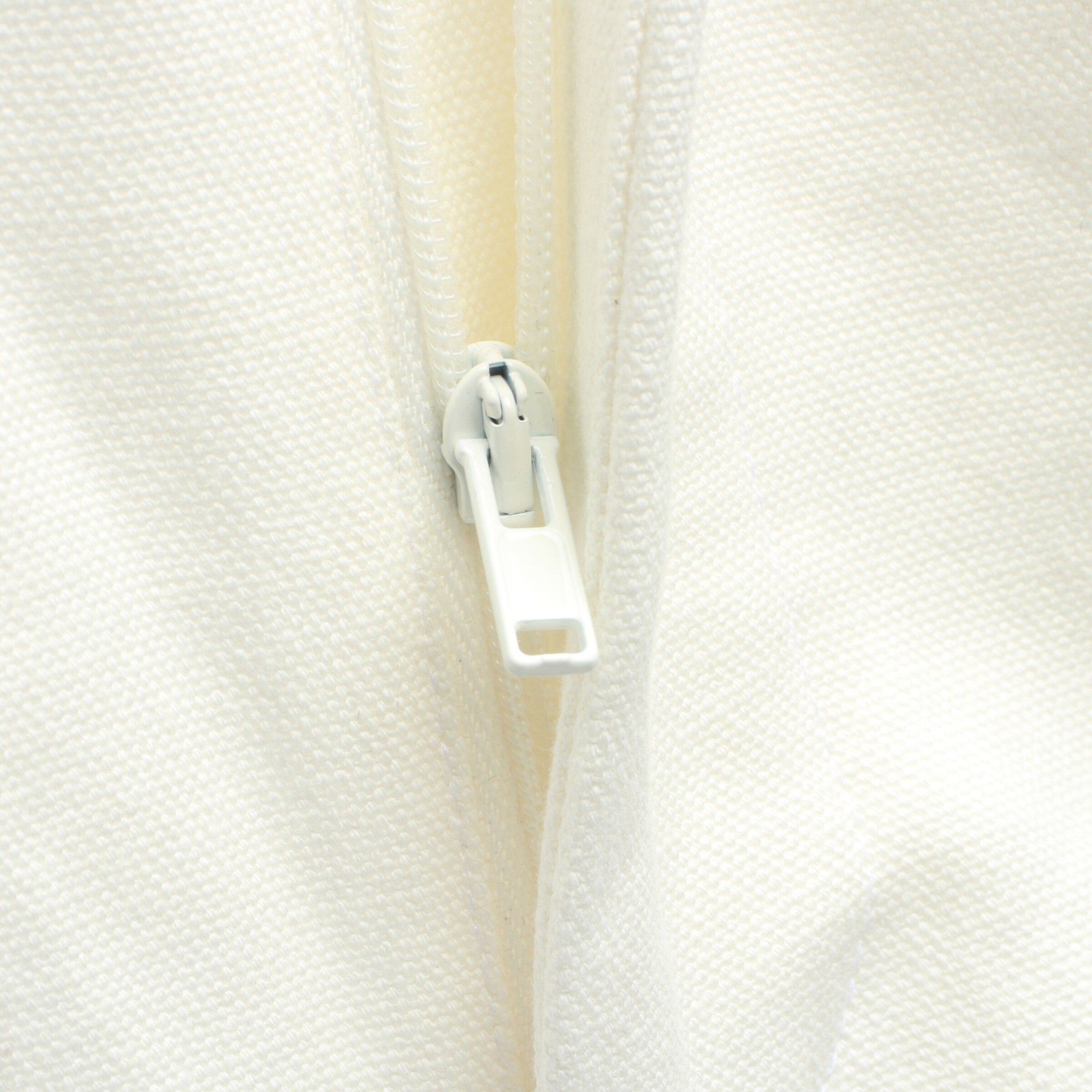 VALENTINO Pants in 38 in White