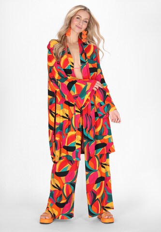 IZIA - Kimono en rojo: frente