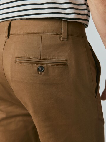 NextSlimfit Chino hlače - smeđa boja