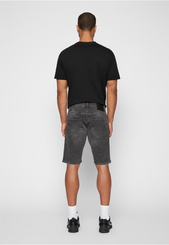 2Y Premium Regular Shorts in Schwarz