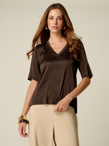 Camicia da donna di oltre in marrone