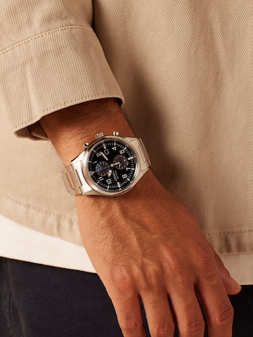 Montre à affichage analogique CITIZEN en argent : devant