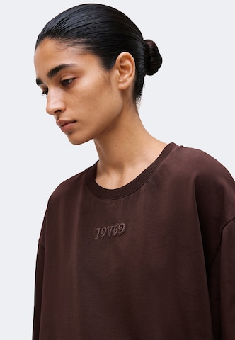 19V69 ITALIA - Camiseta talla grande 'Petonia Street' en marrón