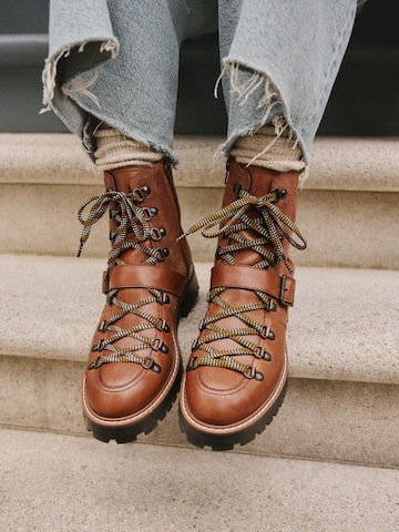 ruda Next Suvarstomieji kulkšnis dengiantys batai 'Forever Comfort'