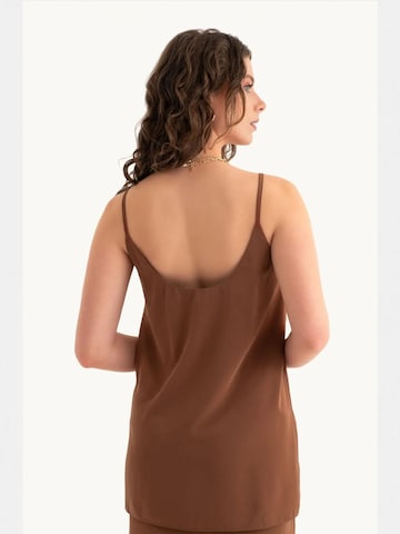 Haut Hiccup en marron