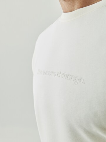 Born Living Yoga Athletic Sweatshirt 'Yangtse' in White