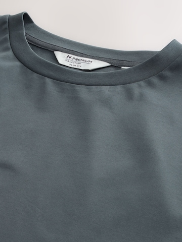 Tricou de la Next pe verde