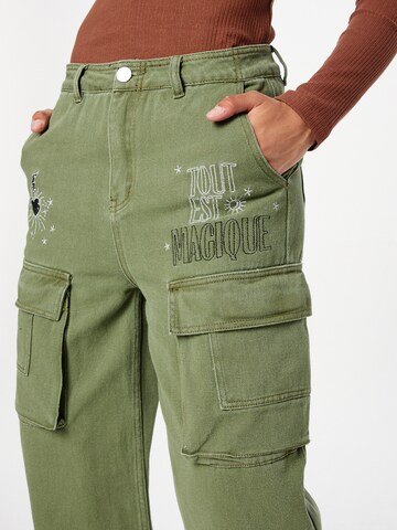 Loosefit Pantalon cargo Nasty Gal en vert