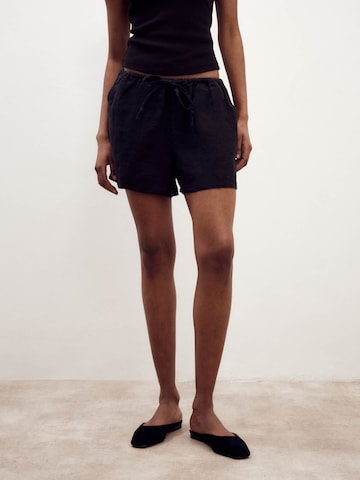 Loosefit Pantaloni 'Fanny' di ABOUT YOU x Marie von Behrens in nero: frontale