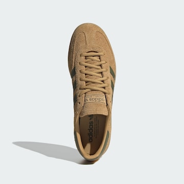 ADIDAS ORIGINALS Trampki niskie 'Handball Spezial' w kolorze beżowy