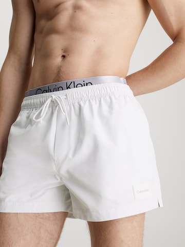 Pantaloncini da bagno di Calvin Klein Swimwear in bianco