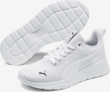 Baskets 'Anzarun' PUMA en blanc