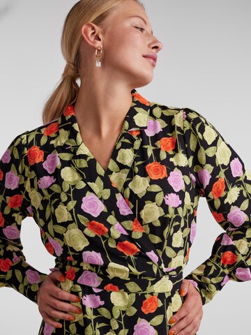 PIECES - Vestido camisero 'Blossom' en negro