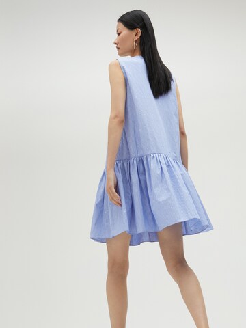 Lola Casademunt - Vestido en azul