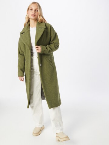 KAN Between-seasons coat in Green