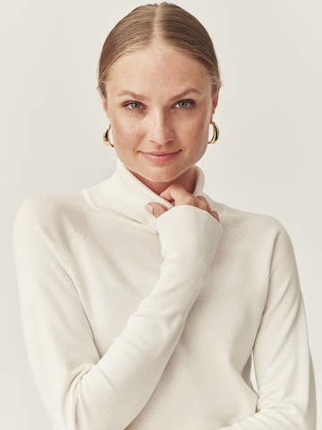 Pull-over TATUUM en blanc