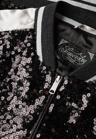 Superdry Tussenjas in Zwart