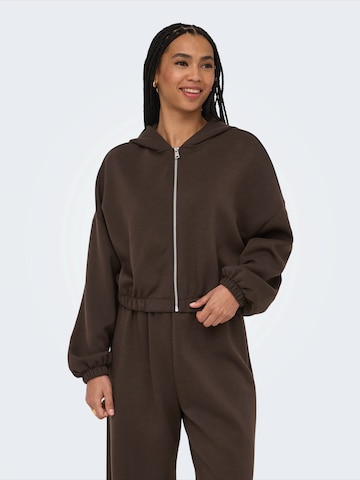 Veste de survêtement 'ONLScarlett' ONLY en marron : devant