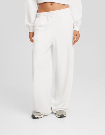 Wide leg Pantaloni de la Bershka pe alb: față