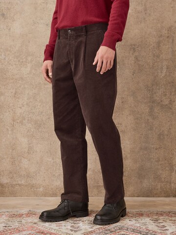 Next Loosefit Bandplooibroek in Bruin: voorkant