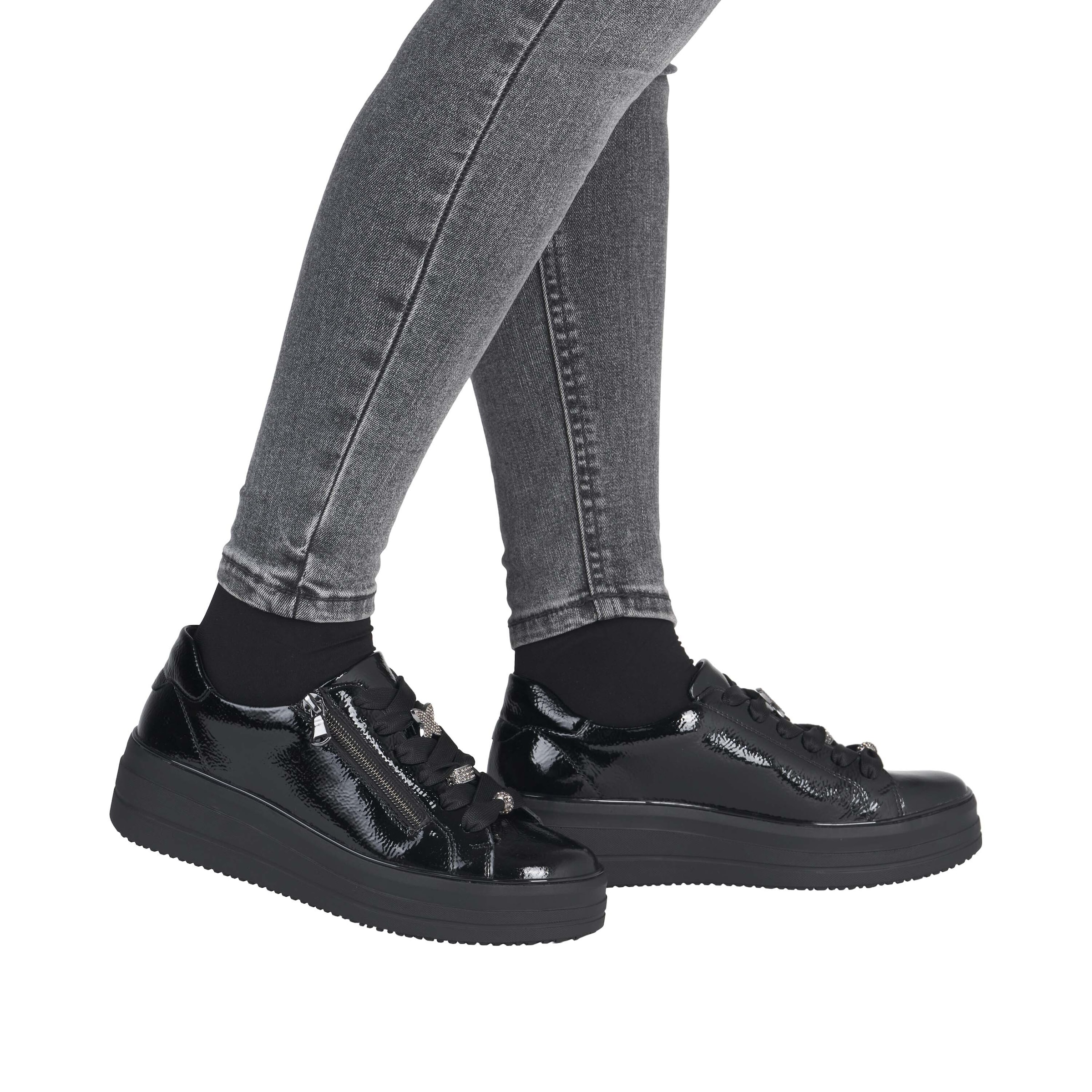 Chaussure à lacets REMONTE en noir