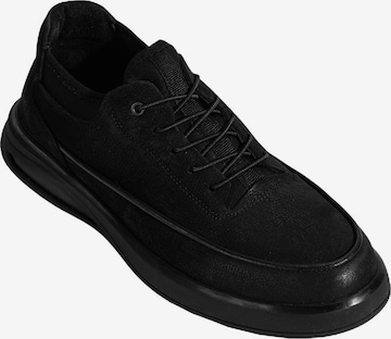 Desa - Zapatillas sin cordones 'Trainer' en negro: frente