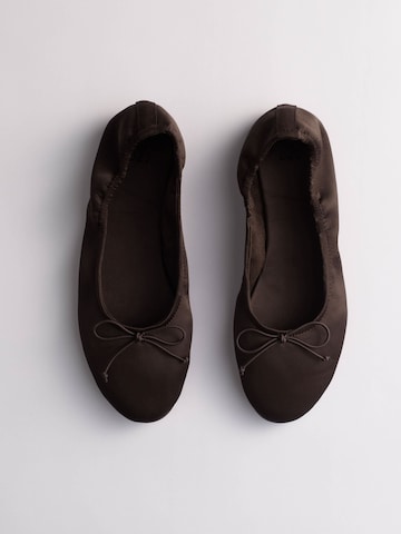 The Set Ballerina in Braun